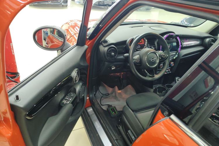 Used MINI 2018 1.5T COOPER Classic Edition Five-Door Version
