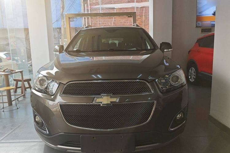 Used Chevrolet Captiva 2015 2.4L 4x4 Flagship Edition 7-Seater
