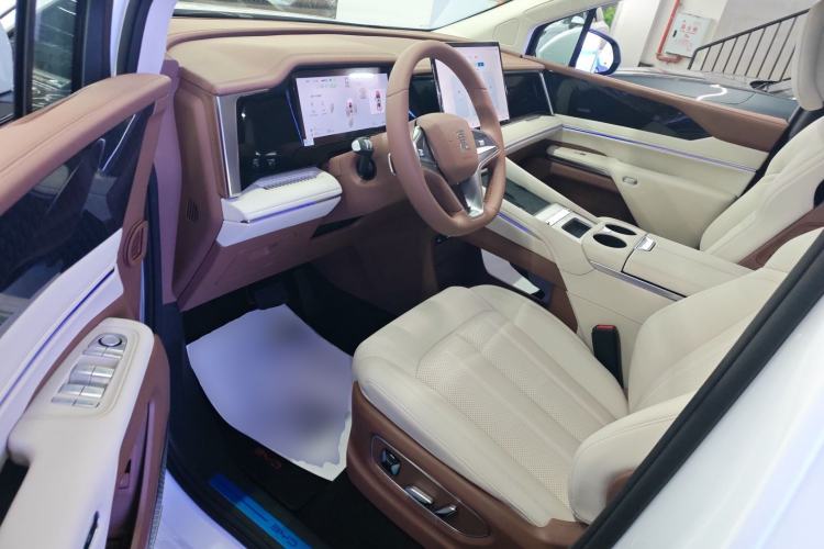 Used BYD Xia 2025 DM-i 1.5T 180km Excellence Model Driver Seat