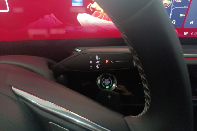 Used Buick Envision 2025 25T Entry-Grade Platinum Edition Gear Lever