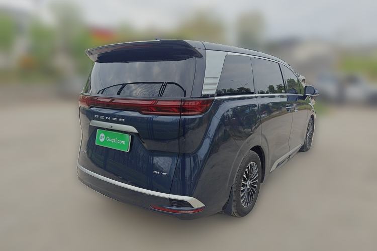 Used Denza D9 2022 DM-i 970 Four-Wheel Drive Flagship Model
