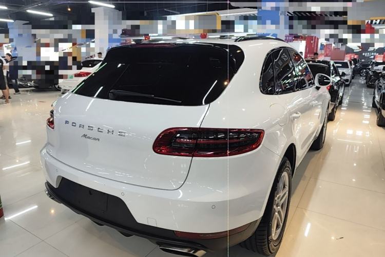 Used Porsche Macan 2017 Macan 2.0T Rear Right 45 Deg