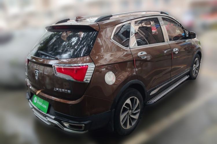 Used Baojun 560 2015 1.8L manual luxury version
