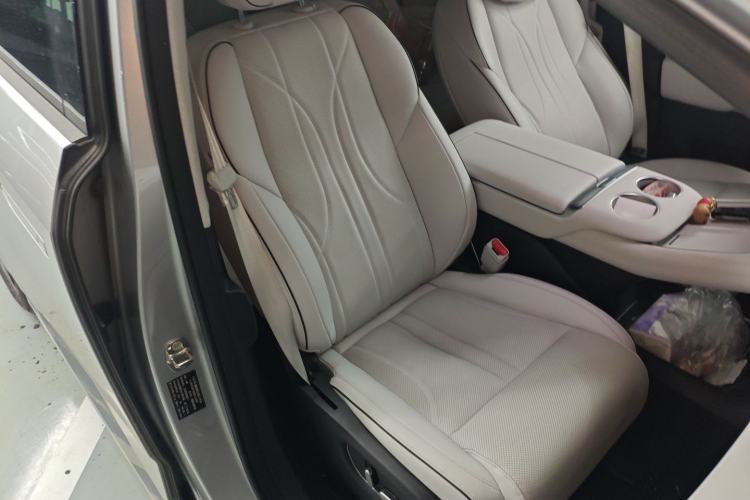 Used XPeng X9 2024 610 Long-Range Pro
