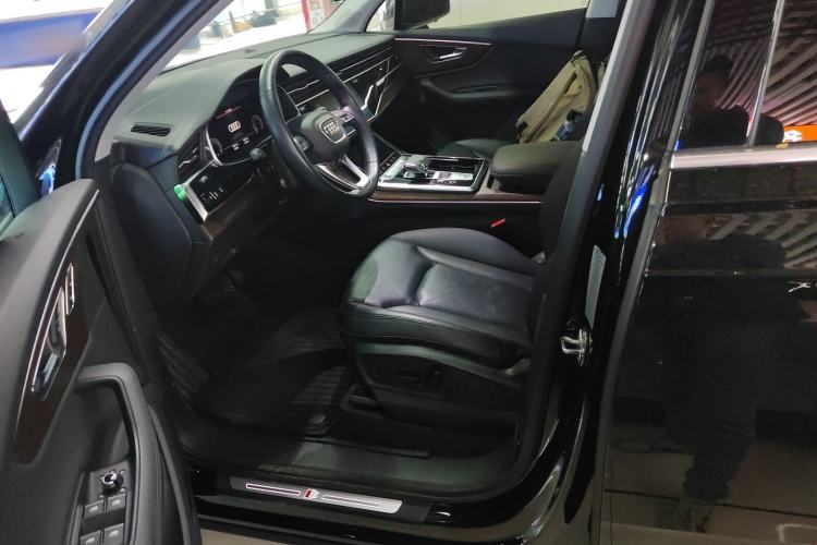 Used Audi Q7 2023 55 TFSI quattro S line Sport Edition Left Front Seat