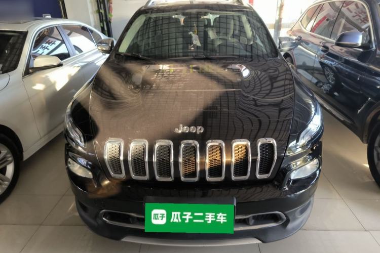 Used Jeep Cherokee 2017 2.0L Superior Edition