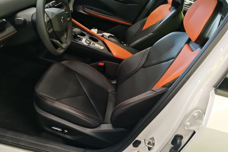 Used Changan UNI-V iDD 2023 ZhiDian iDD 1.5T 113km Smart & Fun Version
