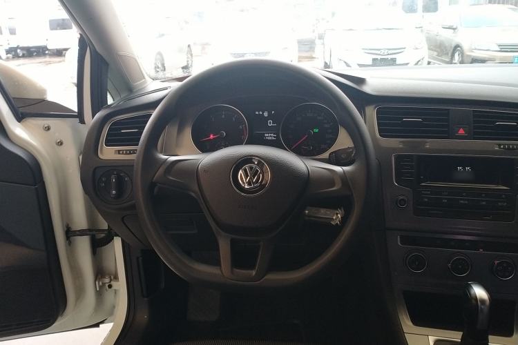 Used Volkswagen Golf 2016 1.6L Automatic Fashion Model