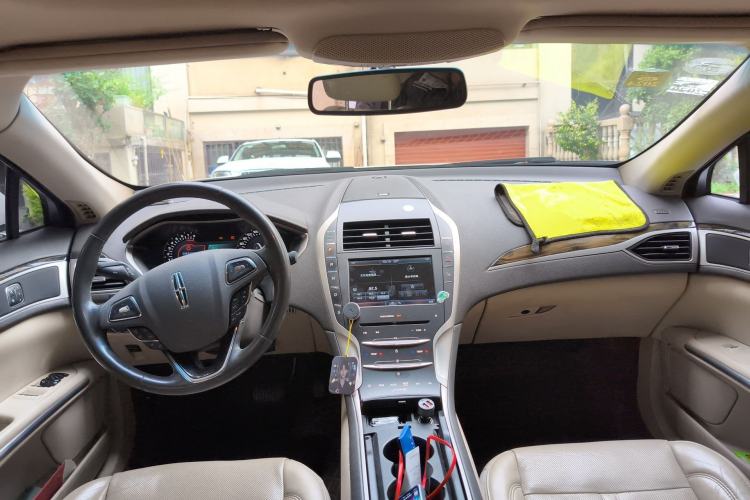 Used Lincoln MKZ 2014 2.0T Luxury Edition Center Console