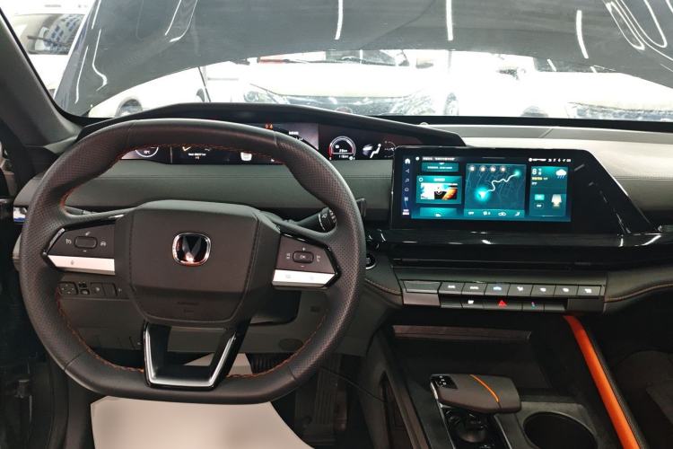 Used CHANGAN UNI-V iDD 2023 ZhiDian iDD 1.5T 113km Smart & Fun Version
