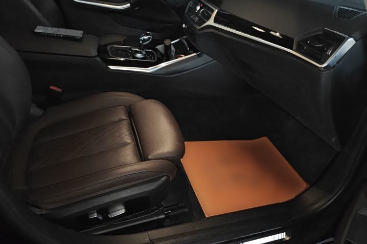 Used BMW 3 Series 2022 320Li M Sport Package Right Front Seat