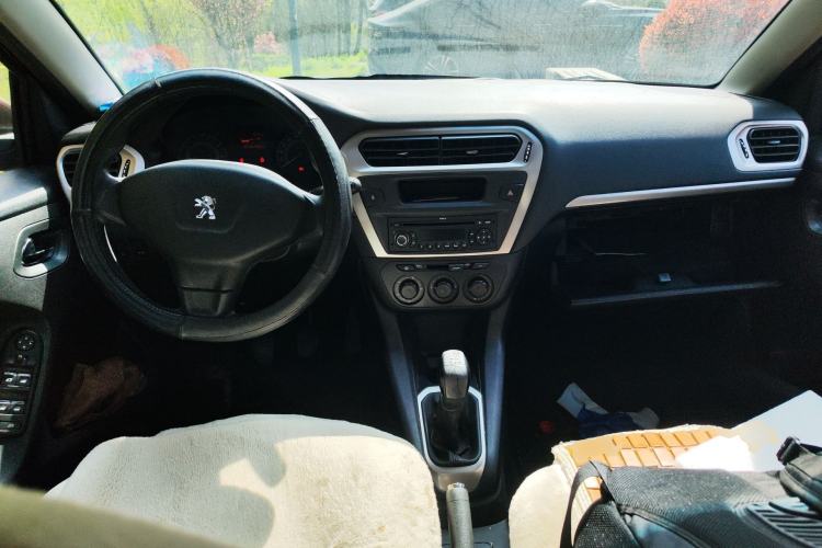 Used Peugeot 301 2014 1.6L Manual Comfort Edition Center Console