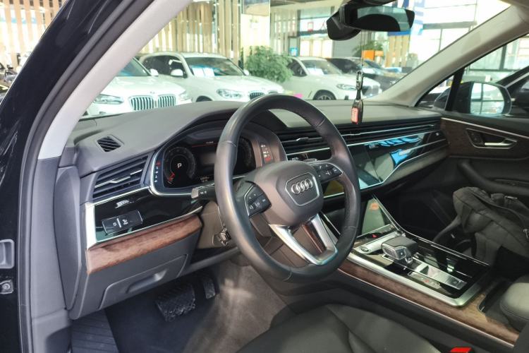 Used Audi Q7 2022 55 TFSI quattro S line Sport model