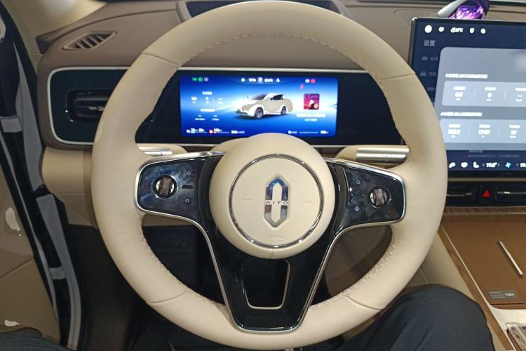 Used Hima AITO M7 2026 Model Range-Extending Max All-Wheel Drive 5-Seater Version Steering Wheel