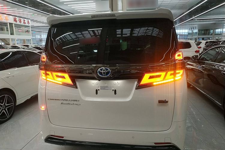 Used Toyota Vellfire 2023 Crown Dual-Engine 2.5L HV Luxury Edition
