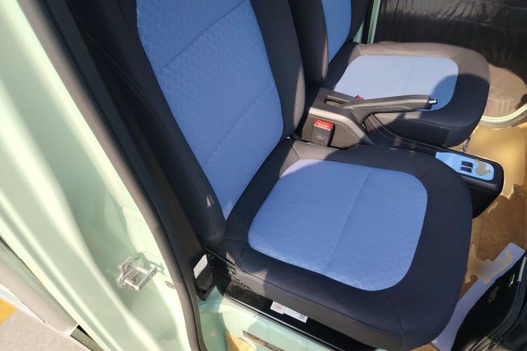 Used REACH MINI Truck 2023 120km Long Wheelbase Van-Type Striving Edition
