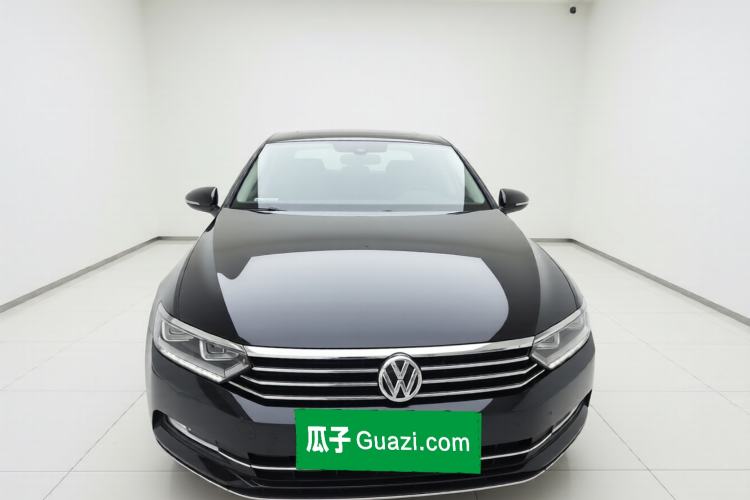 Used Volkswagen Magotan 2018 Facelift 330TSI DSG Luxury Model Exterior 1