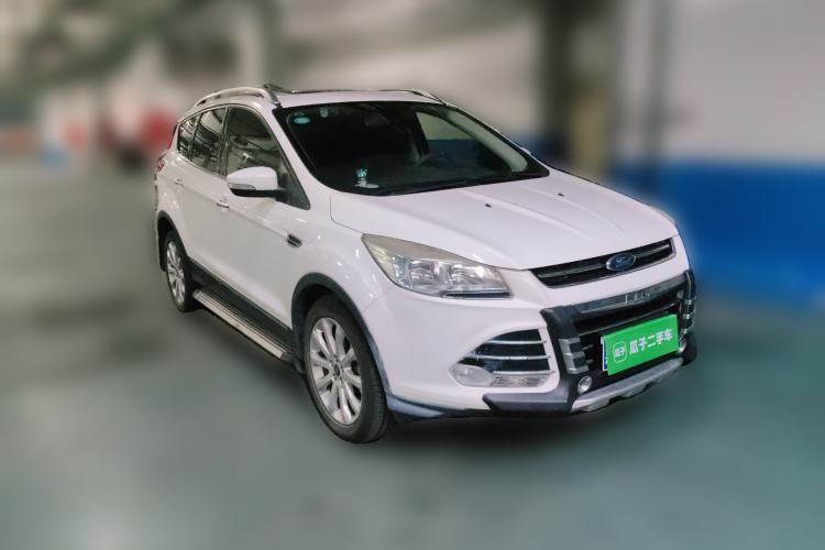 Used Ford Kuga 2015 1.5L GTDi Four-Wheel-Drive Elite Model Front Right 45 Deg