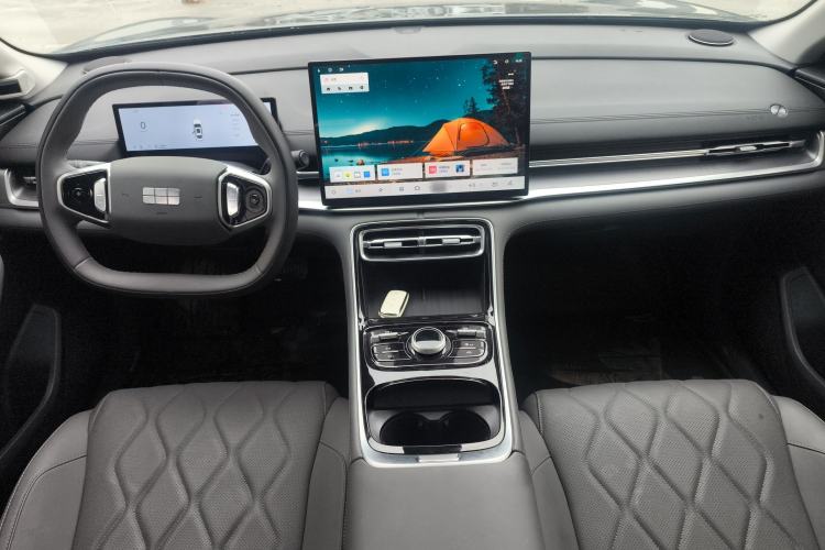 Used Geely Galaxy A7 2025 Model EM-i 70km Launch Edition Center Console