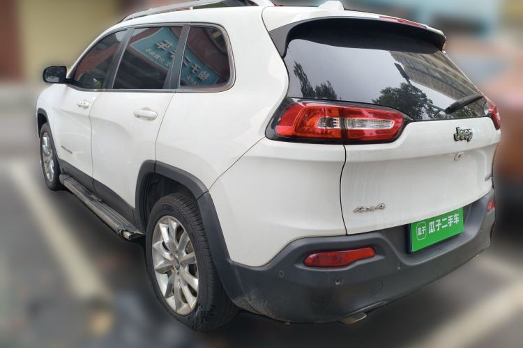 Used Jeep Cherokee 2014 2.4L Luxury Edition Rear Left 45 Deg