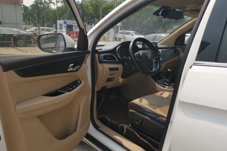Used Baojun 730 2017 1.8L iAMT Prestige Version 7 Seats Driver Seat