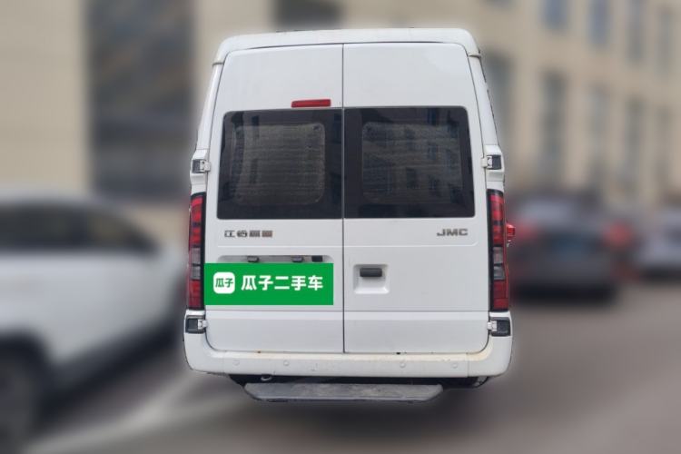 Used JMC Fushun 2023 2.0T Automatic Mid-Range Mid-Roof Commercial Multi-Purpose 7-Seater Passenger Vehicle

