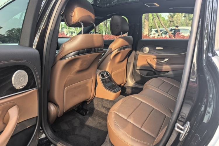 Used Mercedes-Benz E-Class New Energy 2022 Restyled E 350 e L Plug-in Hybrid Sports Sedan Interior 4