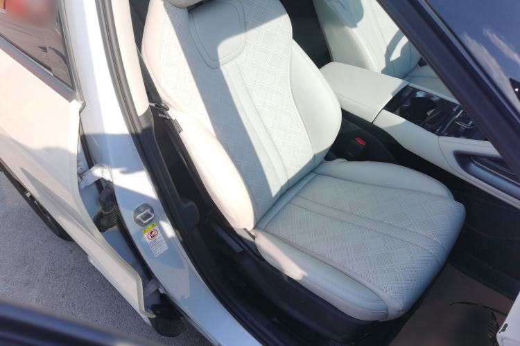 Used BYD Yuan UP 2024 401KM Leading Edition Right Front Seat