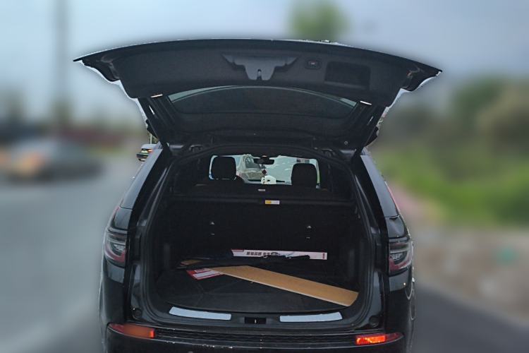 Used Land Rover Discovery Sport 2022 Revised Version 249 PS R-Dynamic S Performance Edition 5 Seats Trunk