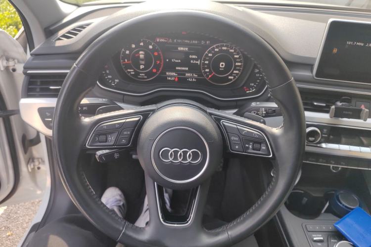 Used Audi A4L 2019 40 TFSI Fashion Edition China VI Emission Standard
