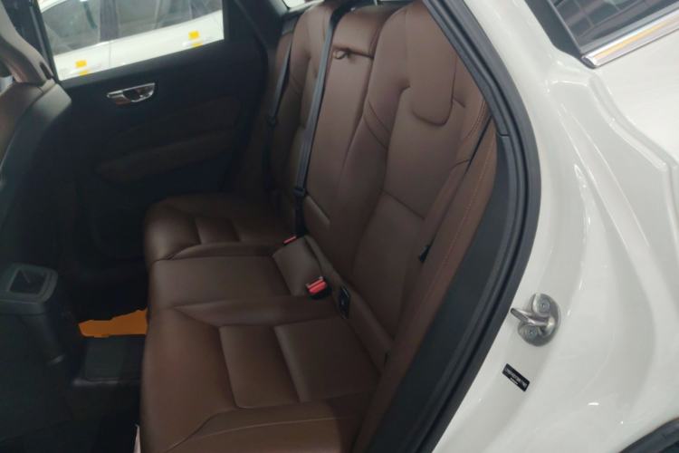 Used Volvo XC60 New Energy 2025 Plug-in Hybrid Long-Range All-Wheel Drive Smart & Luxurious Edition Left Rear Seat