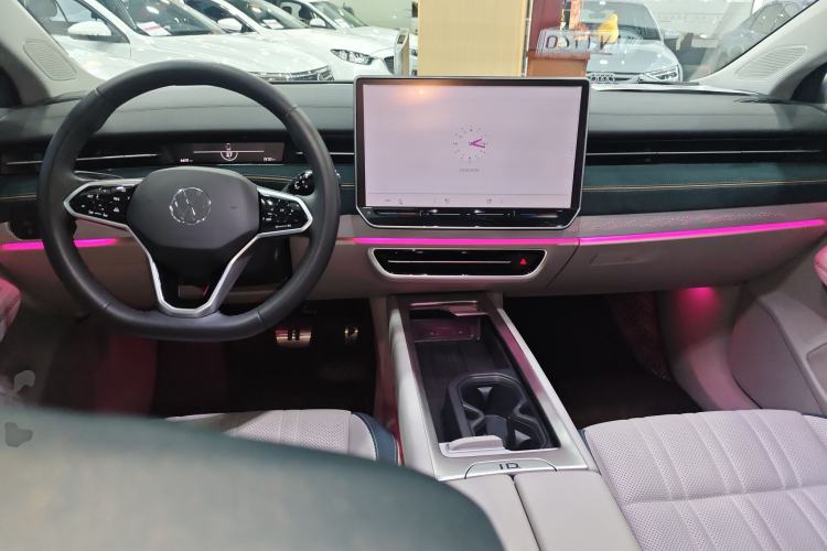 Used Volkswagen ID.7 VIZZION 2024 First Edition Center Console