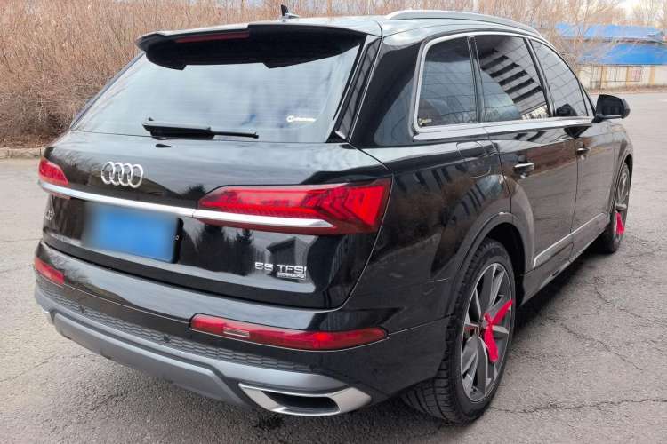 Used Audi Q7 2022 55 TFSI quattro S line Sport model
