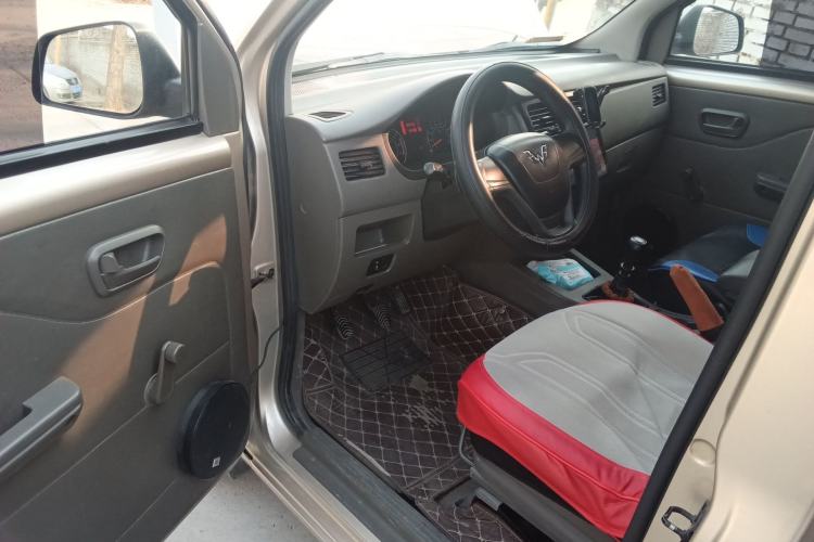 Used Wuling Rongguang V 2019 1.5L Practical Model China VI LAR Driver Seat