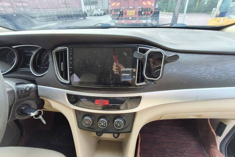 Used Baojun 730 2016 1.5T Manual Standard Version 7 Seats
