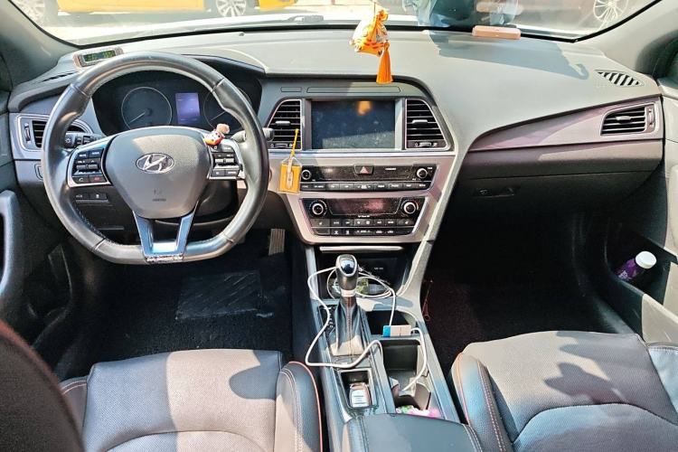 Used Hyundai Sonata 2017 1.6T GLS Smart Model Center Console