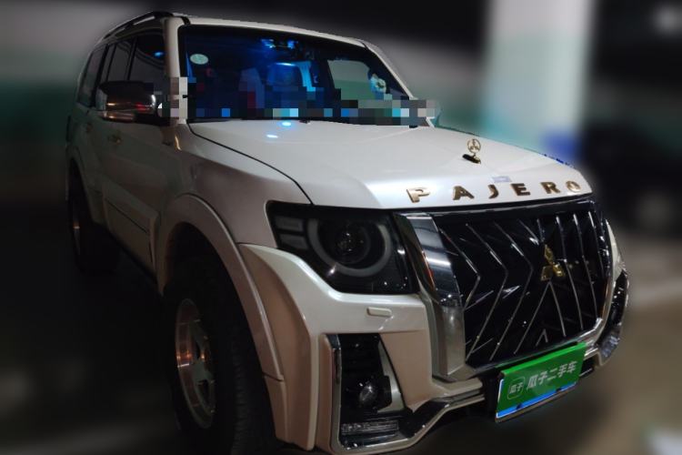 Used Mitsubishi Pajero 2018 3.0L Automatic Comfort Edition Exterior 1