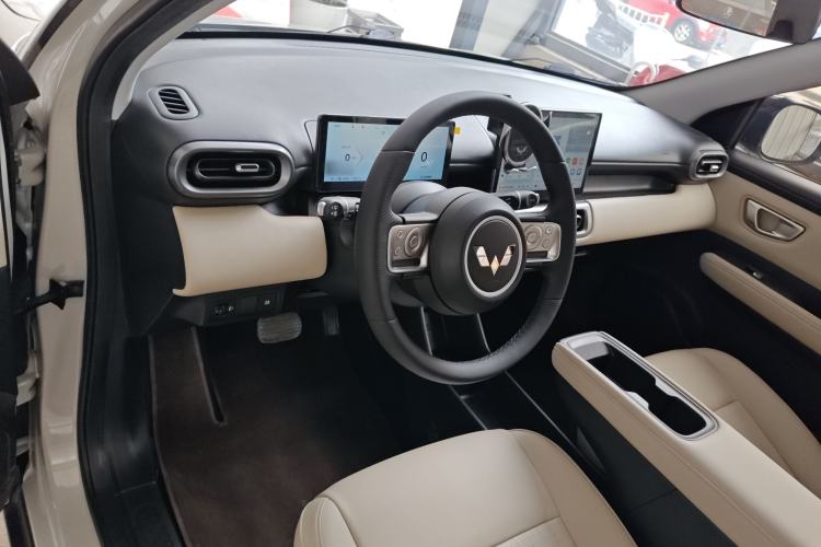 Used Wuling Bingo PLUS 2024 510 km Range 5-Seater Version Center Console