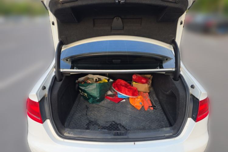 Used Audi A4L 2011 2.0 TFSI Comfort Model Trunk