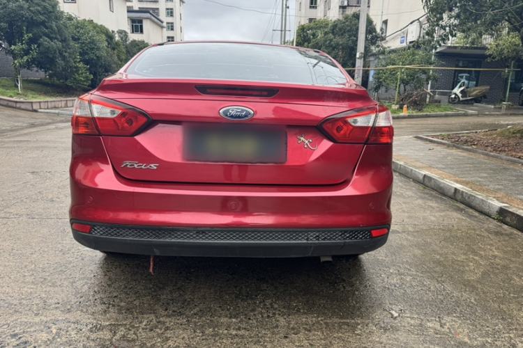 Used Ford Focus 2012 Sedan 1.6L Automatic Fashion Edition