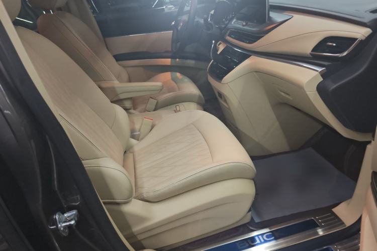 Used Buick GL8 2023 Land Executive Class 652T Luxury Model
