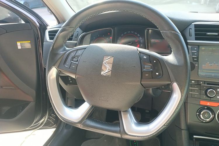 Used DS 5LS 2015 1.6T Comfort Edition THP160 Steering Wheel