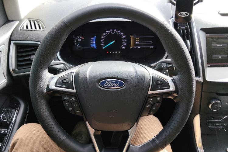 Used Ford Edge 2015 2.0T GTDi 4x4 High-Grade Model
