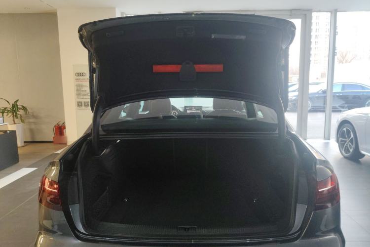 Used Audi A4L 2025 2 Million Units Enjoyment Version 40 TFSI Luxury Dynamic Edition B&O Starry Night Edition
