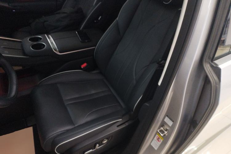 Used XPeng X9 2024 640 All-Wheel Drive High-Performance Max
