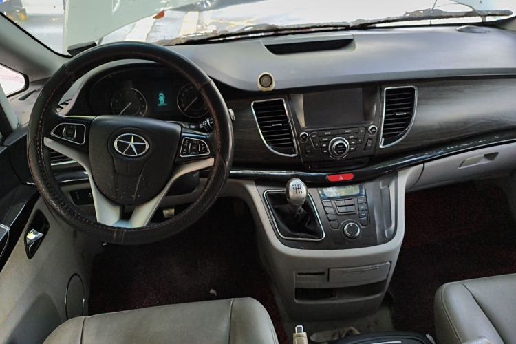 Used JAC Group Refine M5 2013 2.0T Gasoline Manual Business Edition Center Console