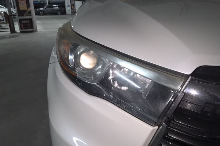 Used Toyota Highlander 2015 3.5L 4x4 Elite Edition 7-Seater Right Front Headlight