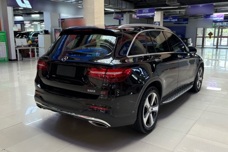 Used Mercedes-Benz GLC 2017 GLC 260 4MATIC Luxury Model Exterior 1