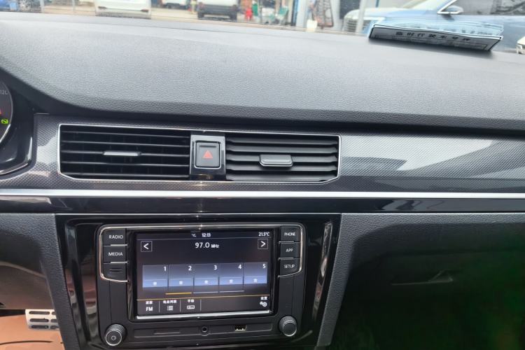 Used Volkswagen C-TREK 2020 1.5L Automatic Comfort Model Center Console