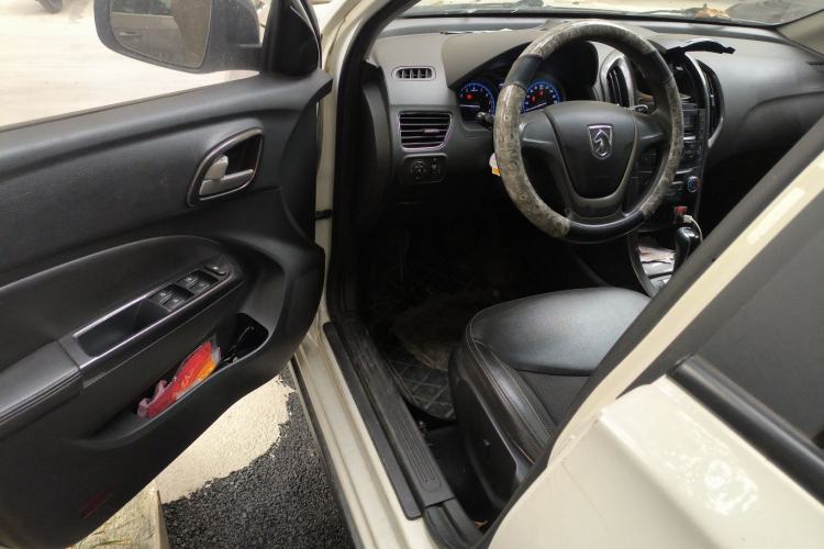 Used Baojun 610 2014 CROSS 1.5L Automatic Comfort Model
